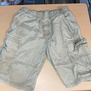 OshKosh B'Gosh Boys size small cargo shorts, outdoor shorts